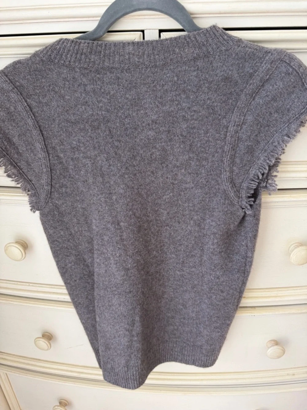 Faherty Gray Short Sleeve Fringed Knit / wool blend Tee chic - Picture 2 of 7